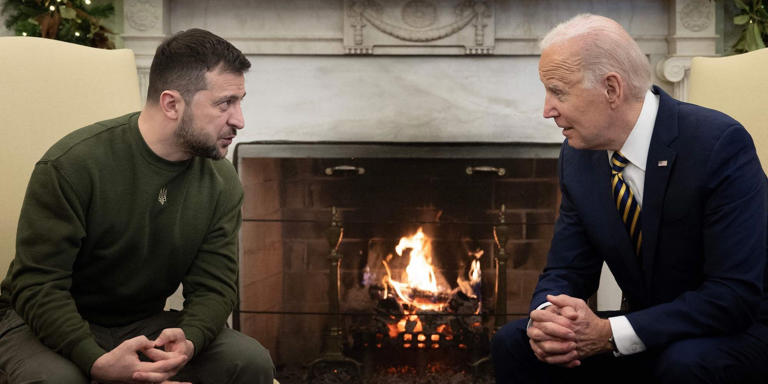 Volodymyr Zelensky meets with US President Joe Biden