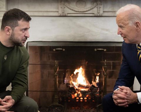 Volodymyr Zelensky meets with US President Joe Biden