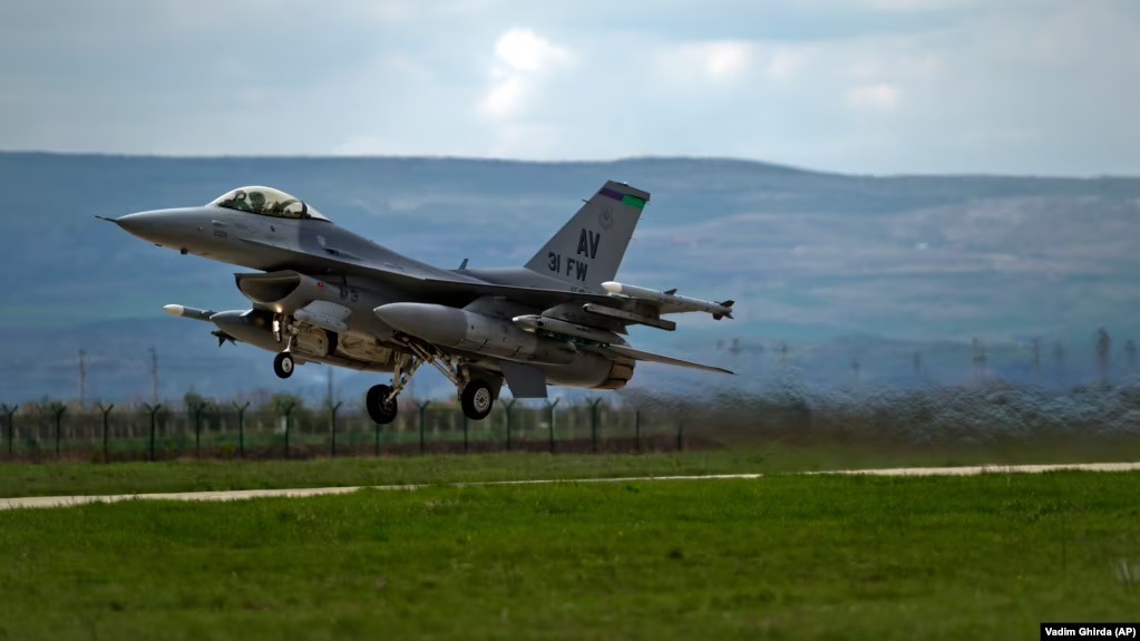A U.S-made F-16 fighter