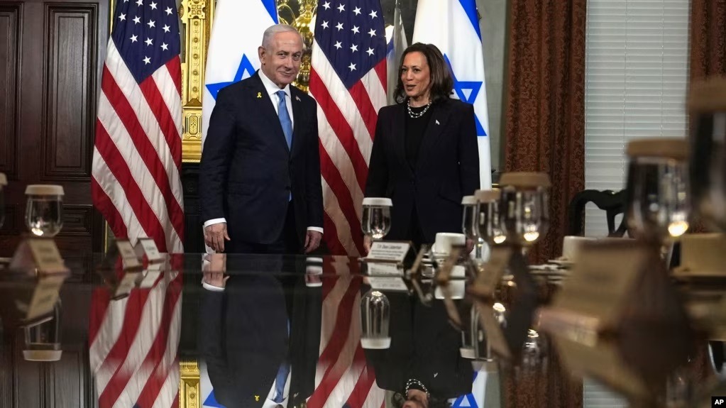 Vice President Kamala Harris, right, and Israeli Prime Minister Benjamin Netanyahu